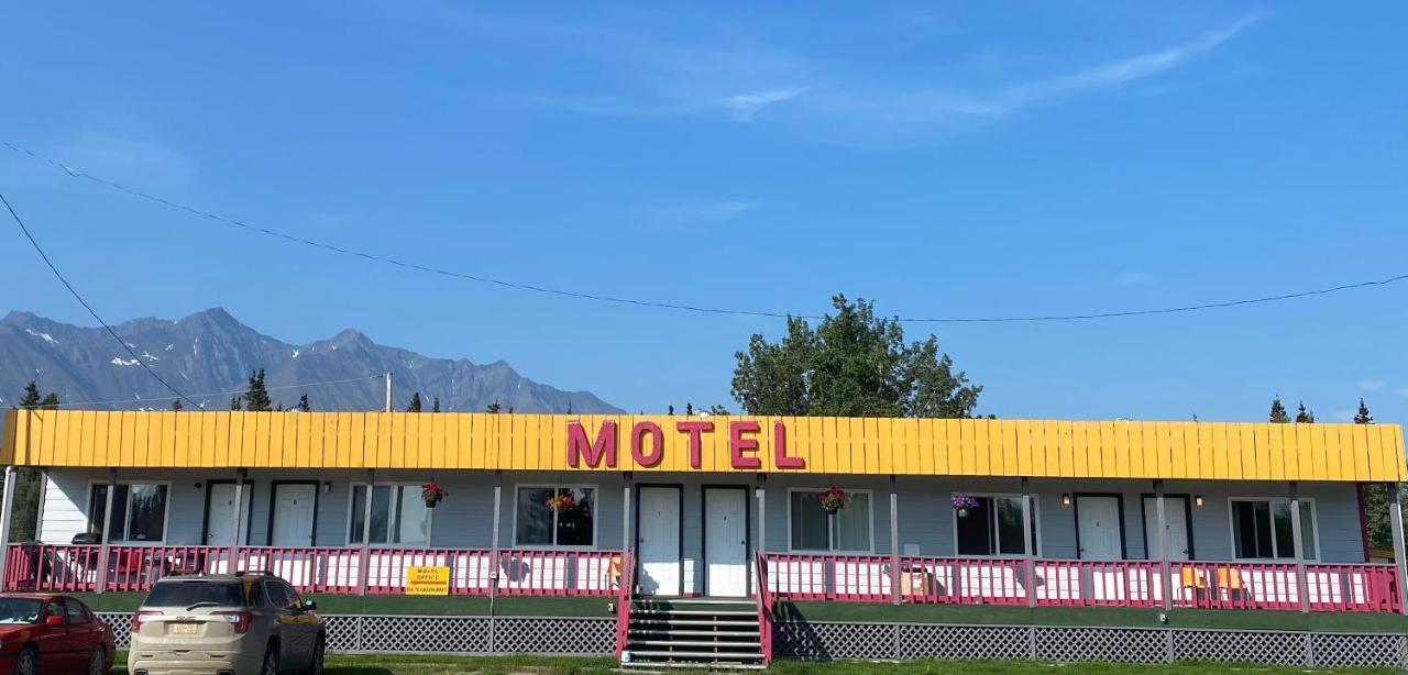 Glacier View Inn Хейнс-Джанкшен Экстерьер фото